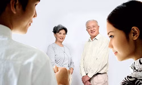 Phat ro vi bo chong noi tuc, chui bay ngay truoc mat chau