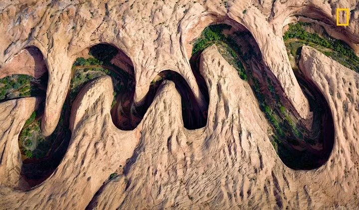 Hẻm núi cheo leo.