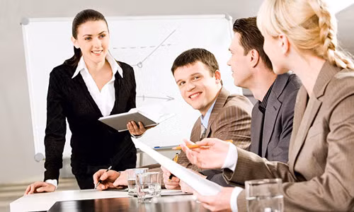 Sếp nữ xinh đẹp, quyến rũ vừa ly hôn khiến cuộc sống của gia đình tôi hoàn toàn thay đổi. (Hình minh họa)