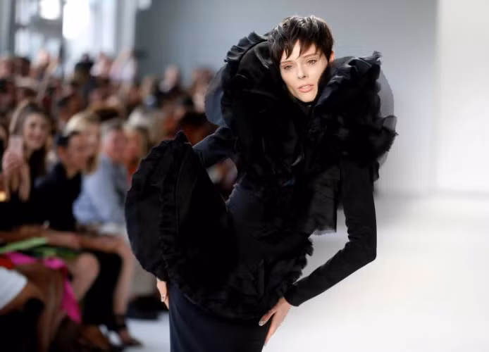 Một bộ cánh ấn tượng của thương hiệu Christian Siriano.