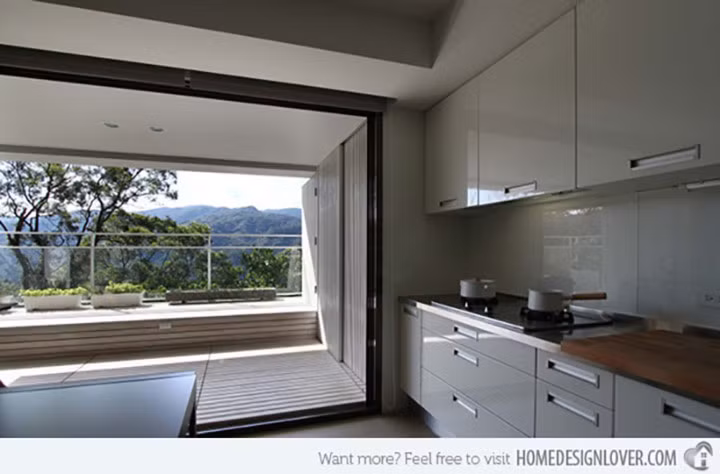 Tủ đồ lưu trữ cũng được bố trí ở đây nhưng nhờ kích thước "đo ni đóng giày" riêng mà tổng thể của khu vực này nhìn rất gọn gàng.