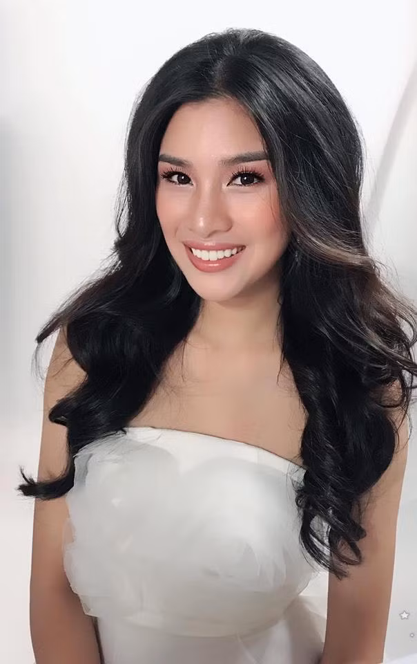 Chính vì vậy, cô thấu hiểu và đồng cảm với Hoa hậu Đại dương Ngân Anh giữa bão thị phi phẫu thuật thẩm mỹ sau khi đăng quang. Người đẹp Nguyễn Thị Thành tâm sự, không mong muốn trường hợp xấu nhất Ngân Anh bị tước danh hiệu. "Thành không mong trường hợp xấu nhất sẽ xảy ra là Ngân Anh sẽ bị tước vương miện giống Thành vì hơn ai hết Thành hiểu cảm giác đó đau đớn thế nào..." - Thành chia sẻ.