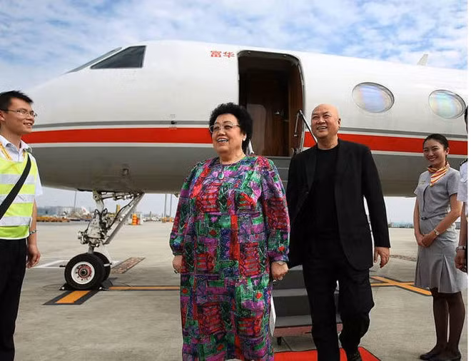 Vo ty phu di chuc de phan lon tai san cho "Duong Tang"