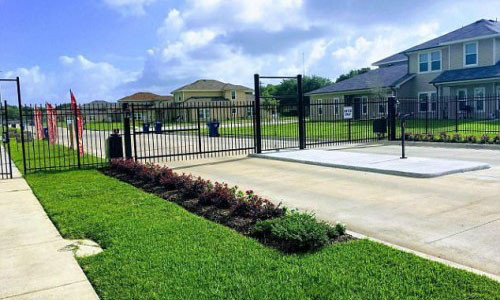 Trường trung học Bay City, nơi Gonzales đang giảng dạy.