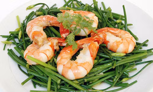 9 bai thuoc tu nhien bang rau he giup tang ban linh dan ong