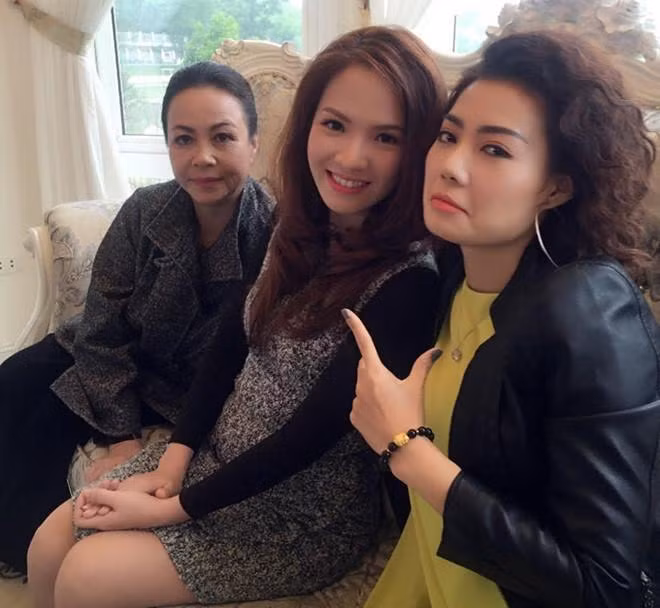 Anh hau truong "hai het nac" cua "Nguoi phan xu"