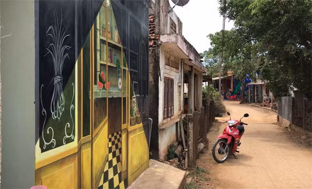 Theo bà Thư - Bí thư huyện Bình Sơn, cùng với giới thiệu trên các phương tiện thông tin báo đài và mạng xã hội về thắng cảnh nơi đây..., việc tạo làng bích họa 3D và thực hiện một số chương trình khác bằng nguồn ngân sách, chính quyền Bình Sơn mong muốn tạo thêm những điểm nhấn, nét mới nhằm thu hút du khách và các nhà đầu tư đến với Gành Yến. Theo đó "đánh thức" thắng cảnh này để góp phần thúc đẩy phát triển kinh tế-xã hội của địa phương.