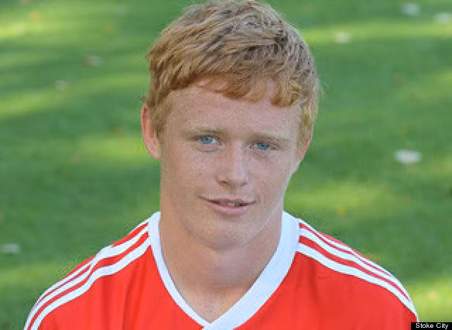 60 nhát dao oan nghiệt đã biến Andrew Hall trở thành tội phạm vị thành niên dã man nhất nước Anh.