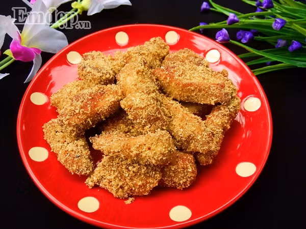 Như vậy là ta đã hoàn thành xong món gà chiên xóc gạo rang rất ngon rồi đấy. 