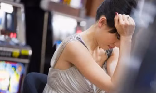 Chong ngoai tinh roi che vo khong biet chieu chuong