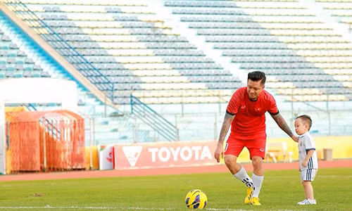 Tuan Hung: "Bo se chi con cach ghi ban chu khong thay con sut bong"