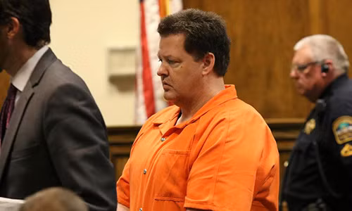 Lot mat na doanh nhan giet 7 nguoi, bat coc phu nu