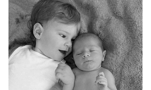 Benny và Josh đang cần chữa trị càng sớm càng tốt. Ảnh: Daily Mail.