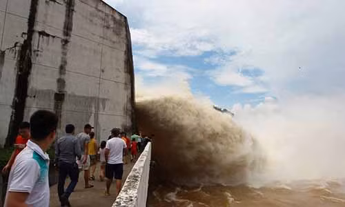 Viec thuy dien Hoa Binh xa lu sau nhieu nam co gi bat thuong?