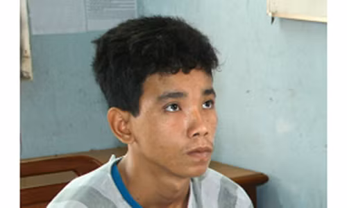 Duc tuong nha hang xom lay tai san ban mua sua cho con?