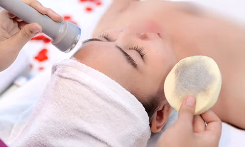 Việc quảng cáo hút chì trên da là không có thật và phản khoa học. Ảnh: Officebeauty