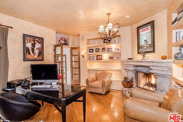 Phòng làm việc của Kendall.