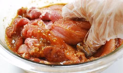 Khi uop thit lon cho them thu nay vao an ngon hon han