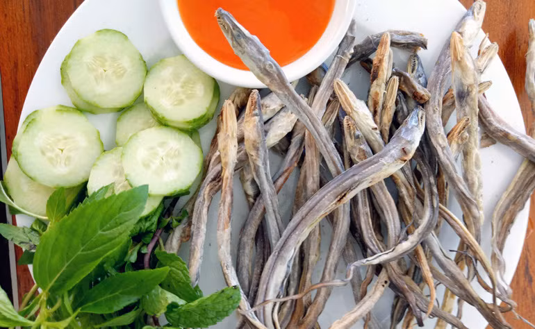 Dac san ca det: Soi "hanh trinh" tu bien len ban nhau-Hinh-3