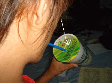 Có lẽ các giám thị nên xem xét tới lệnh cấm mang nước vào phòng thi.