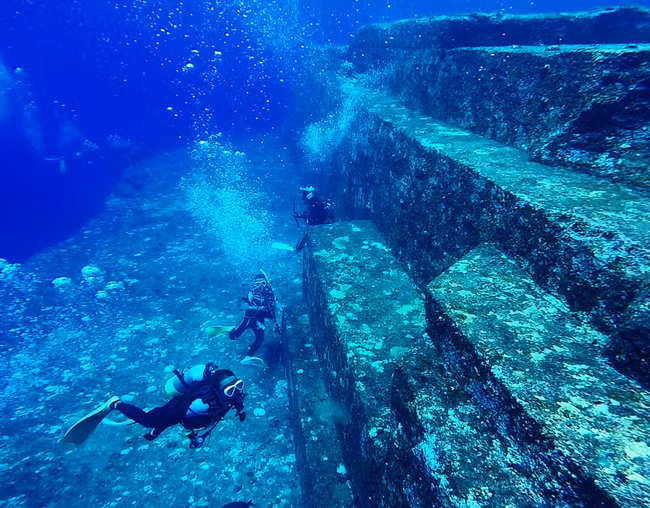 Vậy, nếu bạn đang muốn tìm một nơi cho kỳ nghỉ hè để vừa có thể nghỉ ngơi, thư giãn, vừa học hỏi nền văn hóa và lịch sử sâu sắc, lại có thể thử thách chính mình trong một cuộc phiêu lưu hấp dẫn, hãy lên kế hoạch cho một chuyến du lịch đến Okinawa nhé.