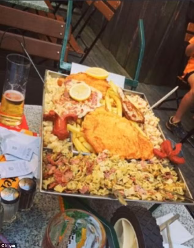 Suất thịt nướng trong xe cút kít này chắc chắn không chỉ dành cho một người.