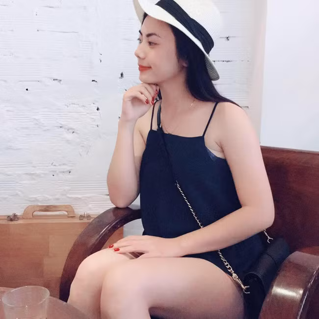 Cách đây không lâu, khi công khai danh tính người yêu, Phi Sơn khiến người hâm mộ bất ngờ. Bạn gái anh là Ái Vi (sinh năm 1994), một cô gái có gương mặt xinh xắn, dễ thương.