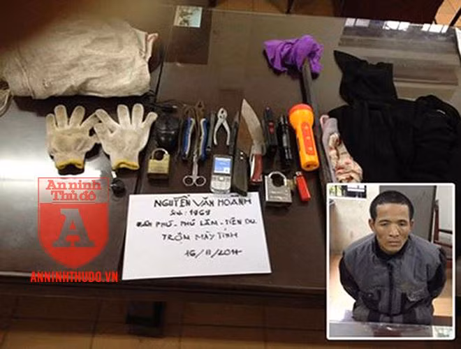 Một đối tượng trộm cắp chuyên nghiệp từng bị bắt giữ, với những "công cụ" mang theo, để sẵn sàng tấn công gia chủ nếu như bị phát hiện.
