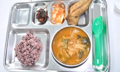 Tiet lo thuc don trong tu cua cuu nu Tong thong Han Quoc