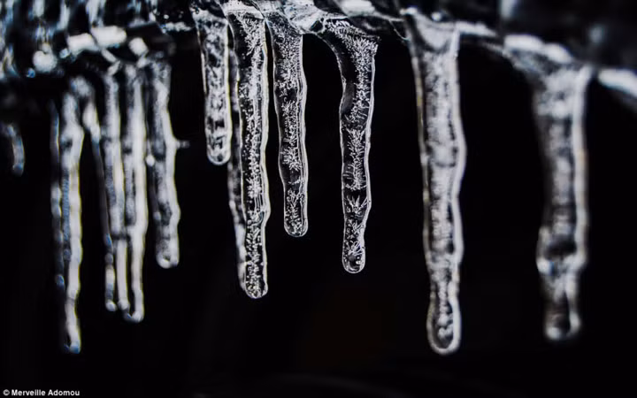 Nhiếp ảnh gia Merveille Adomou và bức ảnh chụp băng tan thể hiện hy vọng về một sức sống mới sau mùa đông lạnh giá.