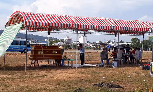 Dan Phu Quoc den vieng nguoi khong quen biet