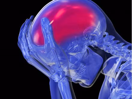 Nhiều người sẽ ngạc nhiên nhưng một trong những lý do khiến bạn ngáp quá nhiều có thể là do bệnh động kinh. Điều này là do kích thích não gửi tín hiệu bất thường, dẫn đến mất kiểm soát trong hành vi, trong đó có thể gồm cả việc ngáp quá nhiều.