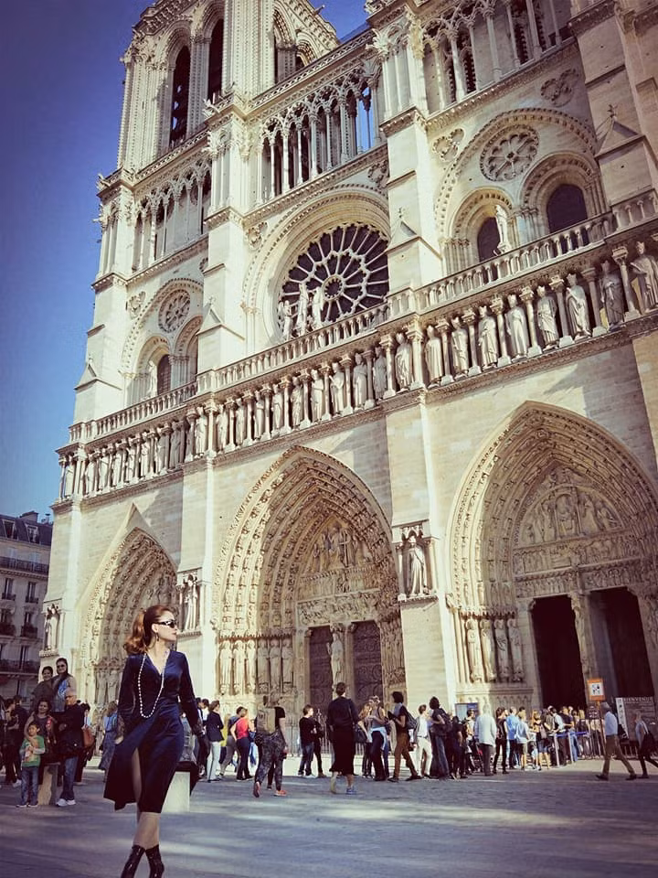 Sau tất cả, chuyến đi này vẫn là một dấu ấn khiến Christina Uyên không thể nào quên. Cô nàng đã có một bộ ảnh tuyệt đẹp ở nơi đây. Cùng ngắm nhìn những khung cảnh châu Âu đẹp hoàn mĩ qua những khuôn hình được cô nàng 8x này ghi lại.