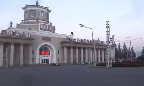 Ban nhac bi an vang len vao moi 6 gio sang o Trieu Tien