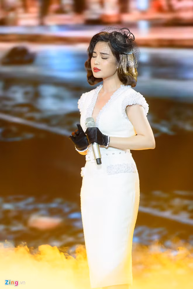 Giang Hồng Ngọc chia sẻ ước mơ đi theo con đường của đàn chị Lệ Quyên. Ảnh: Nguyễn Bá Ngọc.