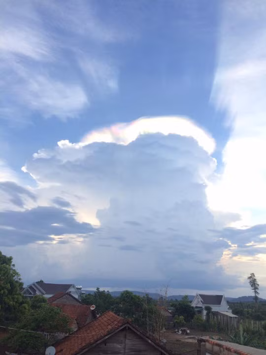 Vang hao quang ky la tren bau troi Dak Lak-Hinh-4