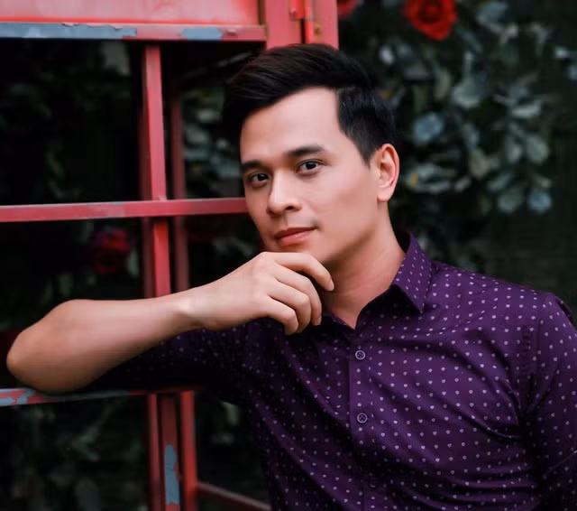 Danh Tung lan dau chia se ve tinh cam voi nu MC Thuy Linh