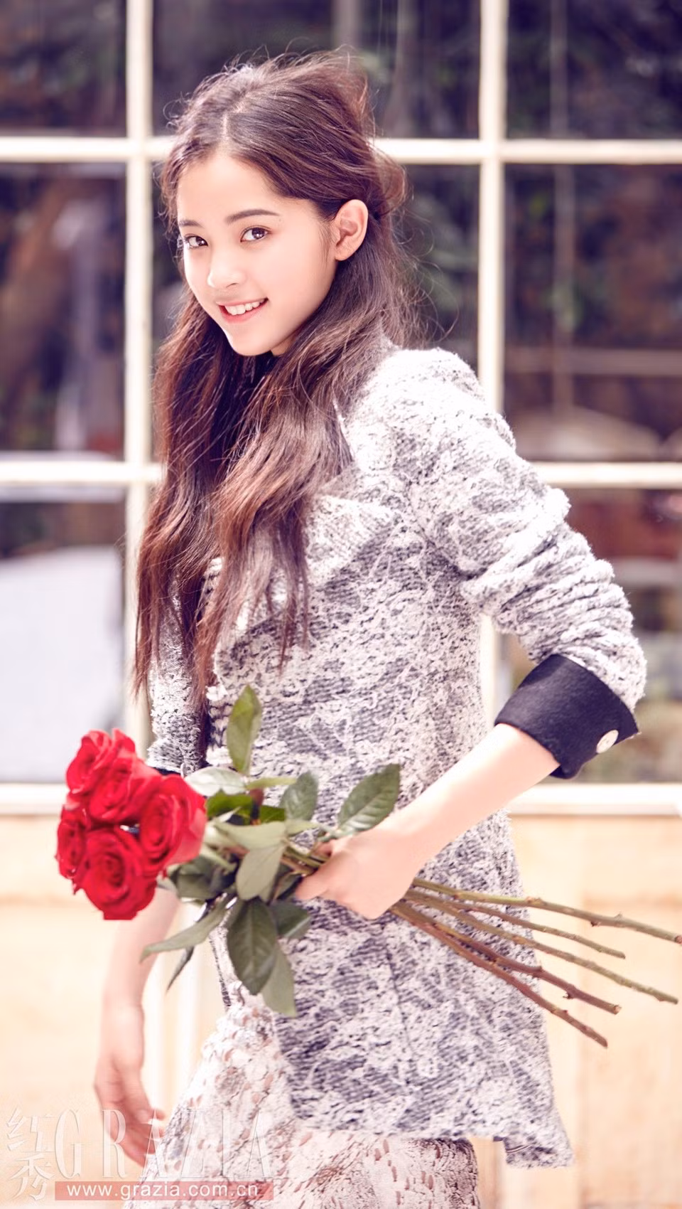 Âu Dương Na Na, năm nay 17 tuổi, được coi là thiên thần cello Trung Quốc. 7 tuổi, Na Na đỗ thủ khoa vào Dàn nhạc giao hưởng thiếu nhi Đài Loan. Ở tuổi 12, Na Na là một trong 160 học viên được theo học tại Học viện âm nhạc Curits của Mỹ. Gần đây, Na Na còn được chú ý với tin hẹn hò quý tử nhà Thành Long.