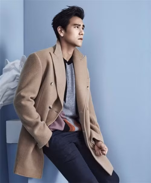 Nam than doc than quyen ru Banh Vu Yen vuong tin don dong tinh