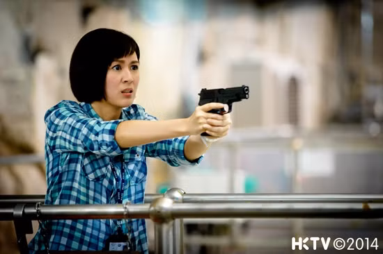 Vì phải một mình nuôi con, Đường Ninh từng bước cố gắng hâm nóng tên tuổi bằng các dự án mới. Thế nhưng hiện tại cô đã không còn ở đỉnh cao của sự nghiệp. Những bộ phim gần đây của cựu Hoa đán TVB không tạo được tiếng vang, người xem cũng không còn ấn tượng với nàng "ngọc nữ" một thời.