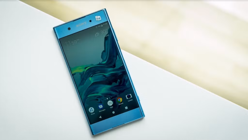 Sony Xperia XA1 Plus (7,19 triệu): Xperia XA1 Plus được thiết kế với bộ vỏ kim loại, màn hình 5,5 inche Full-HD, camera có độ phân giải lên tới 23 MP. Xperia XA1 Plus dùng vi xử lý Helio P20, đây là con chip có 8 nhân (4 nhân 2,3 GHz Cortex-A53 + 4 nhân 1,6 GHz Cortex-A53), GPU Mali-T880MP2, RAM 4 GB, bộ nhớ trong 32 GB, hỗ trợ thẻ nhớ lên đến 256 GB và pin 3.430 mAh.