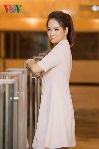 Đan Lê luôn thu hút được sự chú ý từ mọi người bởi gương mặt đẹp, nụ cười tươi tắn.