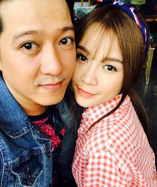 Ảnh tình tứ với Trường Giang được Sam đăng công khai trên trang Facebook cá nhân...