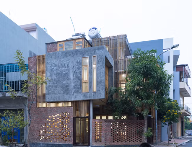 Chủ nhân của ngôi nhà cũng là một kiến trúc sư nên thật dễ hiểu khi nó được nhiều người ngợi khen đến vậy.