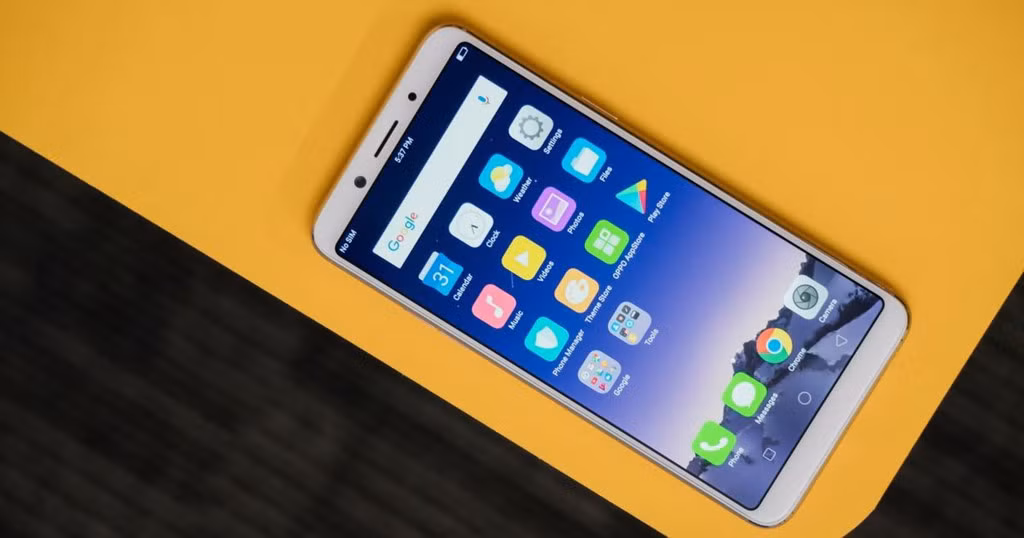 Oppo F5 (6,99 triệu đồng): Oppo F5 có thiết kế nguyên khối bo tròn với chất liệu vỏ nhựa giả kim đẹp mắt. Sở hữu màn hình IPS LCD 6 inch Full HD, Oppo F5 đem lại chất lượng hiển thị tốt. Bên trong máy là vi xử lý Mediatek Helio P23, RAM 4 GB và bộ nhớ trong 32 GB. Ngoài ra, máy còn trang bị viên pin 3.200 mAh cho phép lướt web bằng Wi-Fi liên tục 8 tiếng.