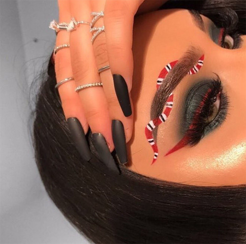 Chắc hẳn cô gái này là một fan của Gucci.