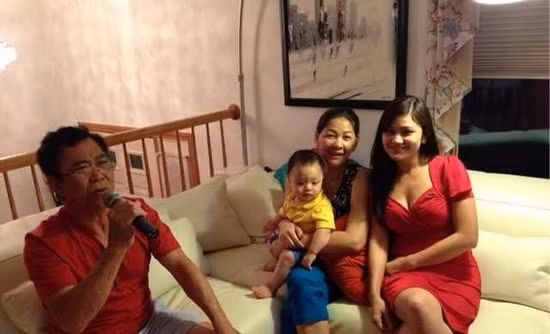 Chị gái Trương Quỳnh Anh đang định cư ở nước ngoài nên cả hai cũng ít có dịp gặp gỡ và chụp ảnh chung.