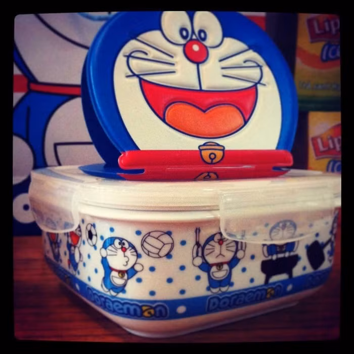 Nhiều dân mạng cũng nhận định về sở thích Doraemon cũng là sở thích bình thường, chẳng thấy có chút nào trẻ con. Chỉ là mỗi người mỗi sở thích. Có sở thích gắn bó với tuổi thơ là đã giàu có rồi.