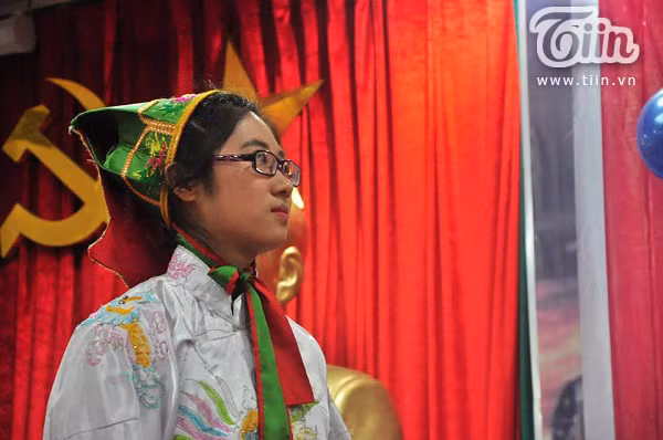 Co gai 9X di xe "ghe", dien thoai "cui" van tieu gan 20 trieu dong/thang