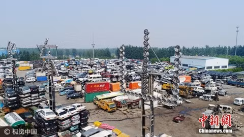 Ngop tho o to cu xep chong chat nhu nha cao tang-Hinh-2